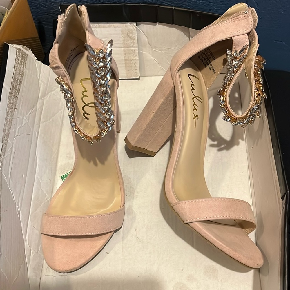 Lulu size 5.5 heels never worn